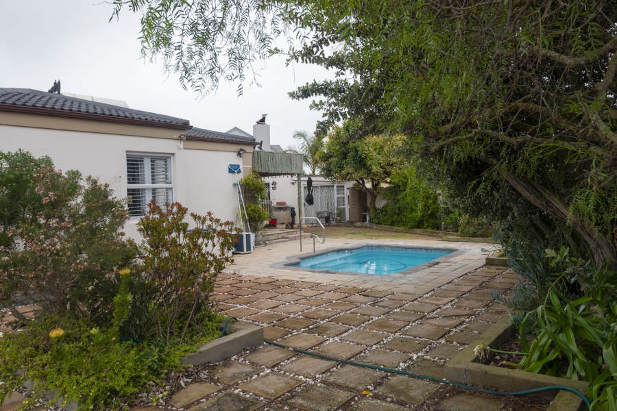 5 Bedroom Property for Sale in Country Club Western Cape
